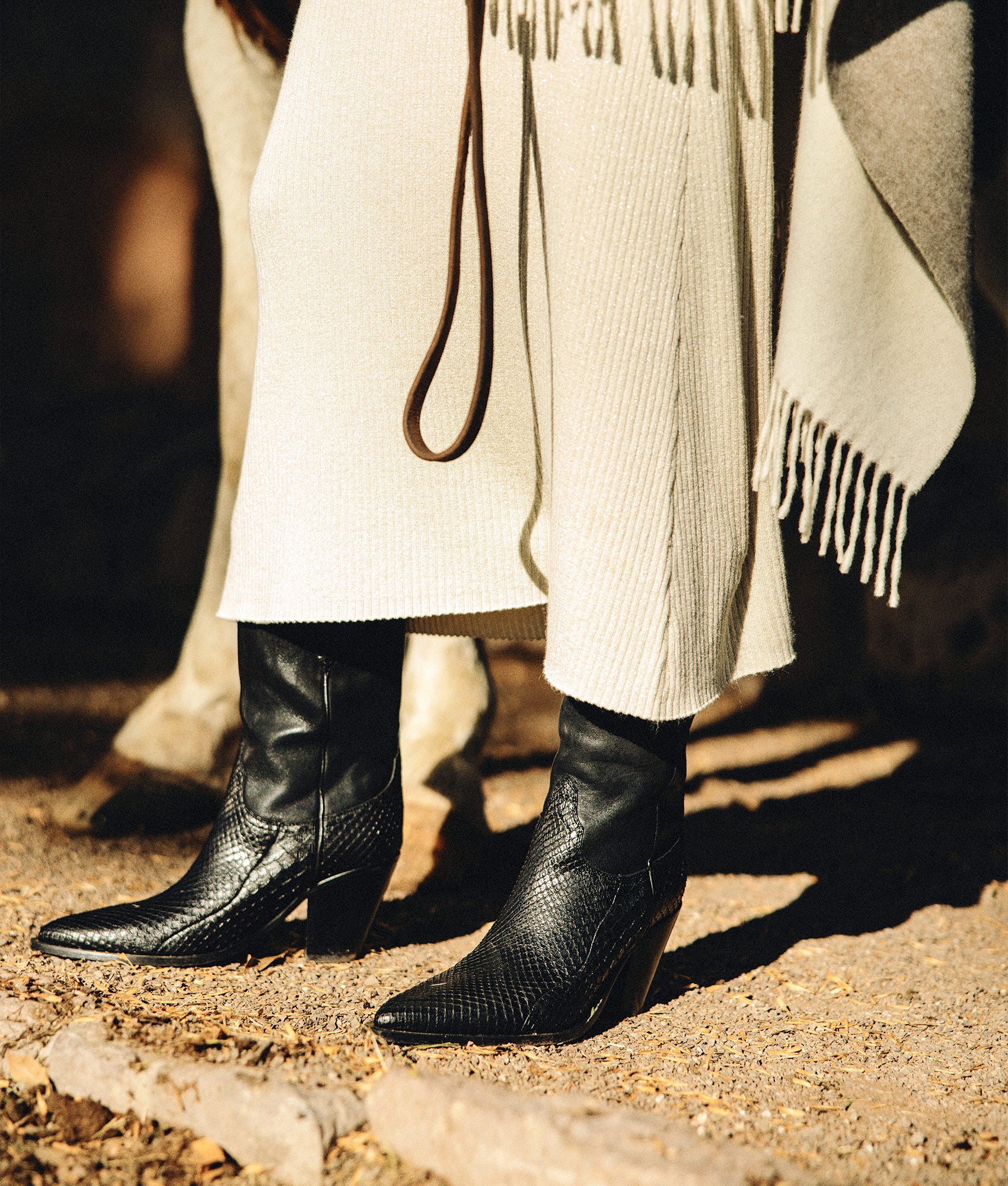 Vita :: Black - Image 3